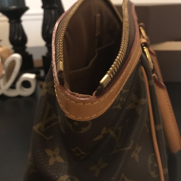 Louis Vuitton ~ Tivoli - Picture 11 of 13